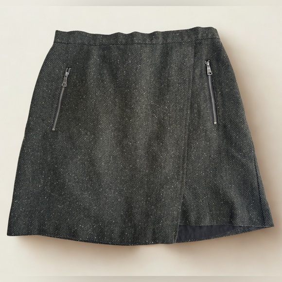 Banana Republic Dresses & Skirts - Banana Republic Dark Green Tweed Mini Skirt